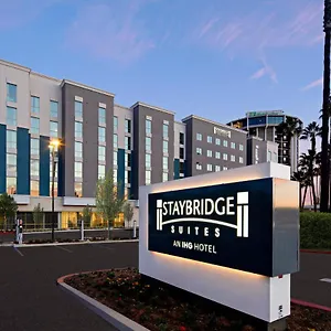https://staybridge-suites-long-beach-airport-90815.topanaheimhotels.com